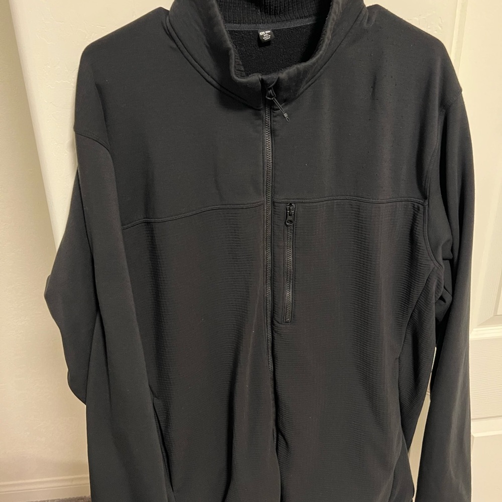 Uniqlo Full Zip Sweater Black